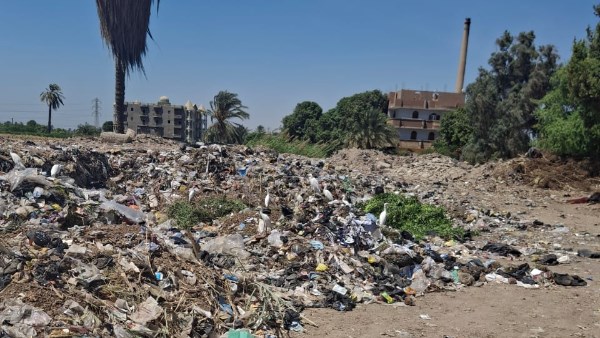 ارض القمامة بالبلينا في سوهاج
