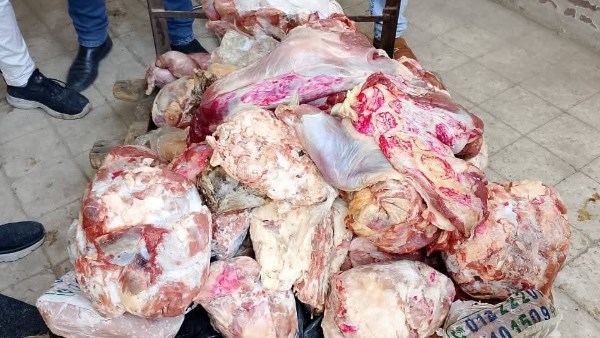 اللحوم الفاسدة التي تم ضبطها بسوهاج