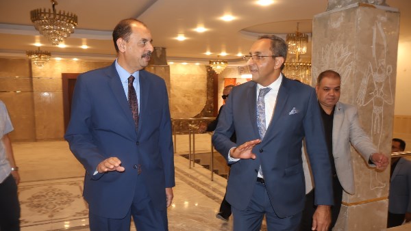 محافظ سوهاج يستقبل محافظ قنا ووفد البنك الدولي والاتحاد الأوروبي والمكتب التنسيقى لبرنامج التنمية المحلية بصعيد مصر