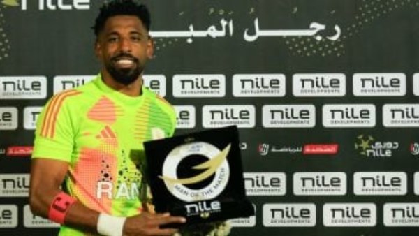 شيكا يحصل على جائزة أفضل لاعب فى مباراة المصري وفاركو