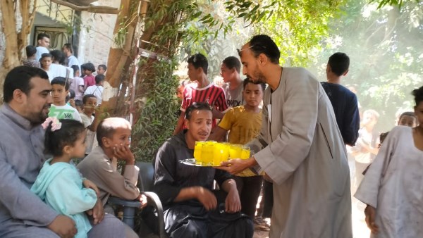 الأقصر تحتفل بالمولد النبوي بزفة شعبية في نجع خميس بالعديسات | شاهد