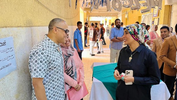 رئيس جامعة الأقصر تتفقد أعمال الكشف الطبي للطلاب الجدد وتشهد المقابلات الشخصية بكلية السياحة والفنادق