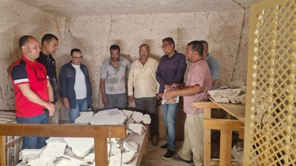 مدير عام آثار الأقصر يتابع مشروع ترميم السدات الطنيه بمقبرة توت عنخ آمون وخطة تطوير كافتيريا وادي الملوك