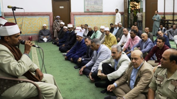 محافظ أسوان يشهد احتفال مديرية الأوقاف بذكرى المولد النبوى الشريف بمسجد النصر