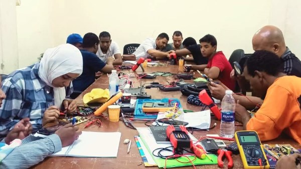 عمل أسوان: استخراج وطباعة 744 شهادة قياس مهارة وكارنيه مزاولة مهنة بنظام الطباعة المميكنة الجديدة