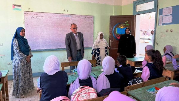 محافظ أسوان يتابع إنطلاق العام الدراسى الجديد داخل عدد من المدارس..صور