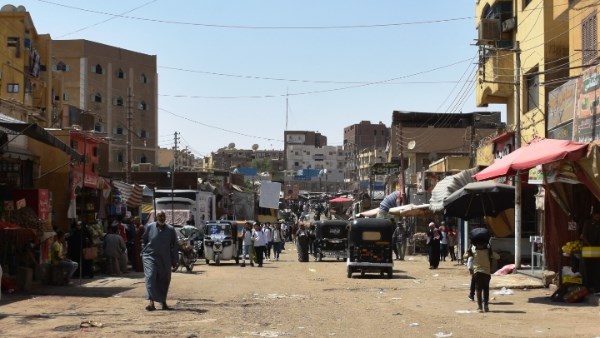 رفع الاشغالات بأسوان 