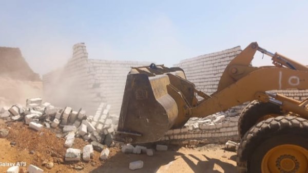 إزالة التعديات بأسوان
