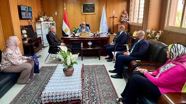 وفد معهد الانتاجية بالأكاديمية العربية