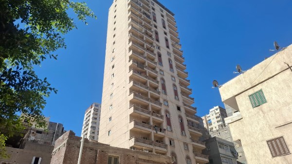عقار مائل جديد بالإسكندرية