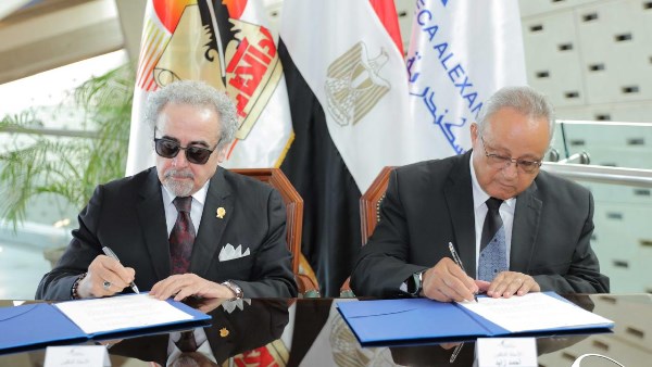 توقيع بروتوكول تعاون بين مكتبة الإسكندرية واتحاد كتاب مصر