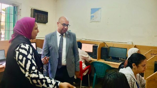 وكيل وزارة الصحة بالإسكندرية يتفقد مركز المعلومات