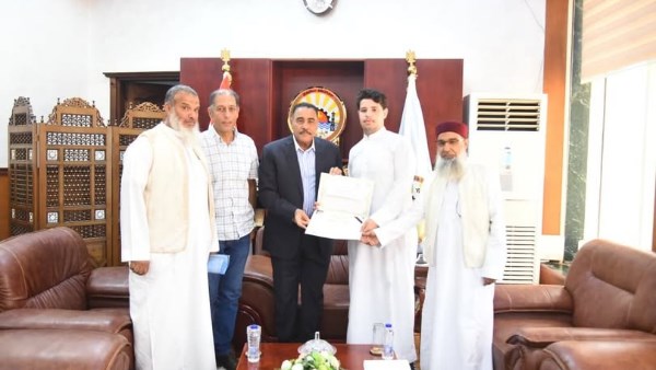 محافظ مطروح  خلال التكريم لاحد ابناء الضبعة