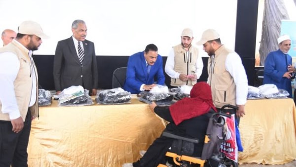 توزيع الادوات المدرسية بمطروح 