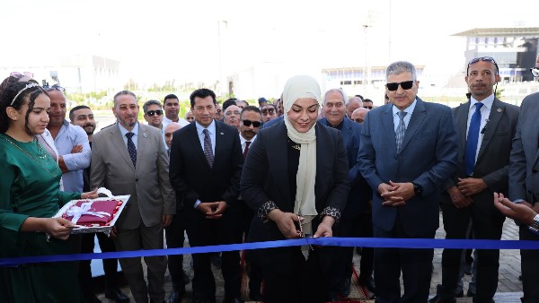 الافتتاح 