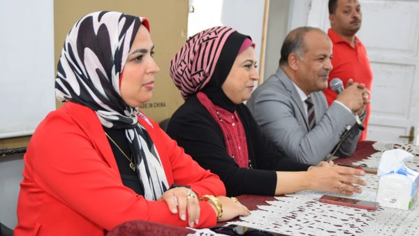 وكيل تعليم بورسعيد وعميد كلية التربية يشهدان انطلاق مصفوفة التدريبات للمعلمين