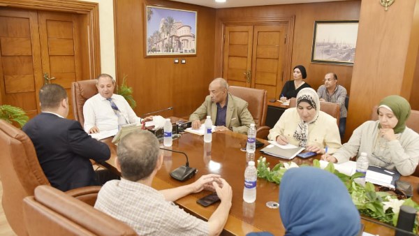 محافظ بورسعيد يتابع مستجدات اعمال تقنين أوضاع أراضي الدولة