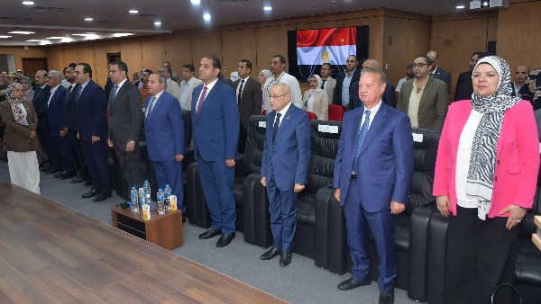 محافظ بورسعيد: تشغيل المستشفى الجامعي إنجاز طبي جديد يضاف لتاريخ الباسلة ويليق بأبنائها