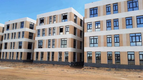 رئيس جامعة بورسعيد: مشروعات إنشاء كليتي الآداب والحقوق نقلة نوعية للجامعة 