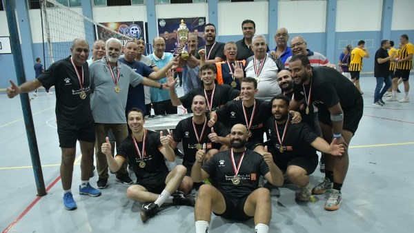 بحضور رئيس اتحاد الشركات توزيع كؤوس الطائرة للصالات
