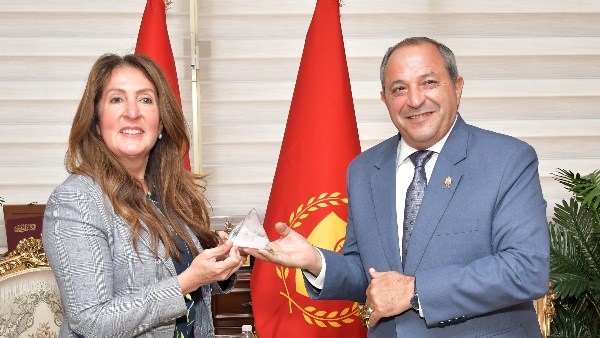 لبحث سبل التعاون المشترك محافظ بورسعيد يستقبل سفيرة الولايات المتحدة الأمريكية بمصر