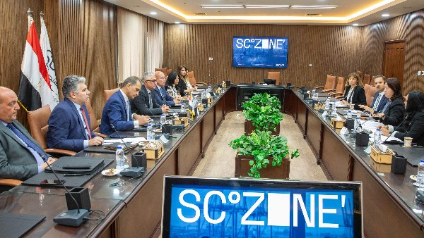 رئيس اقتصادية قناة السويس يستقبل وفد البنك الأوروبي EBRD لمناقشة أوجه التعاون في المجالات ذات الاهتمام المشترك