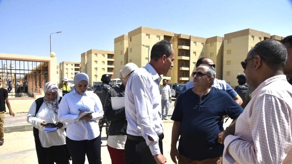 محافظ بورسعيد : توفير 8 باصات لنقل سكان سلام مصر من وإلى المدينة يوميا