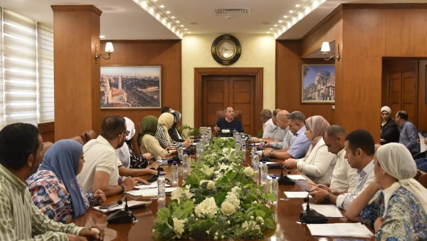 لمتابعة أعمال تقنين أوضاع أراضي الدولة محافظ بورسعيد يجتمع بالمعنيين