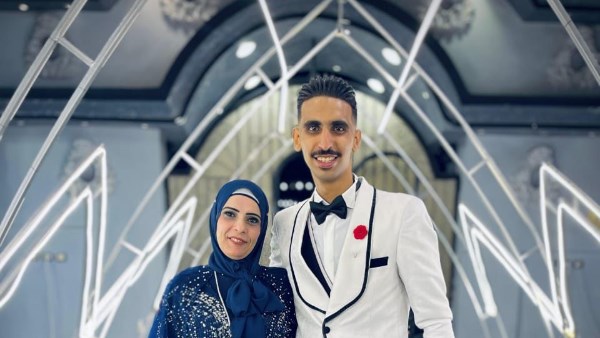اول صور لضحية بورسعيد رفقة نجلها من زوجها الأول 