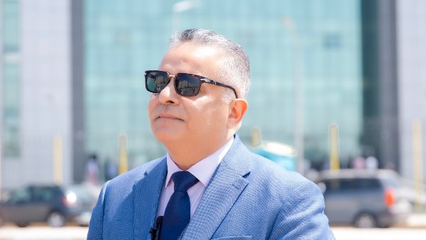 رئيس جامعة السويس يدعو كل منتسبي الجامعة لتحية العلم غدا الاثنين 