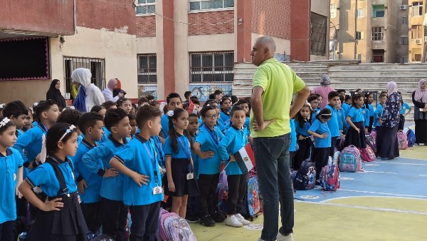 محافظ بورسعيد: دور المعلم أساسي في غرس قيم الانتماء والابتكار داخل الفصول التعليمية