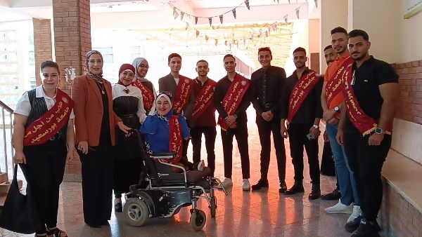 طلاب من أجل مصر بجامعة بورسعيد يشاركون زملاءهم فرحة انطلاق العام الجامعي