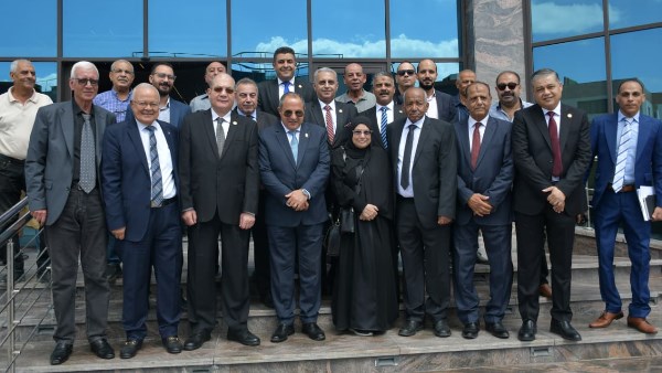 محافظ بورسعيد يشهد افتتاح دورة تدريبية لتأهيل أعضاء الجمعيات التعاونية الإسكانية
