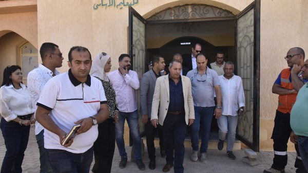 حبشي يتابع انتظام الدراسة بمدرسة أرض الفيروز شرق بورسعيد