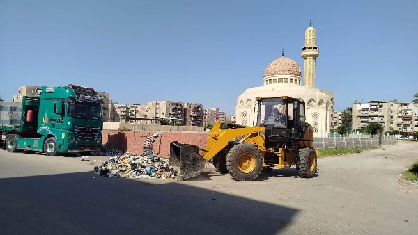 زهور بورسعيد يواصل حملاته المكثفة لرفع مستوى النظافة العامة وتسليك خطوط الصرف الصحي   