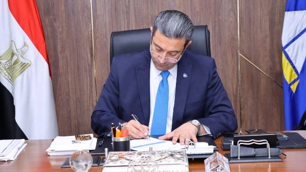 محافظ دمياط: النزول بالحد الأدنى للقبول بمدارس التعليم الثانوى الفني