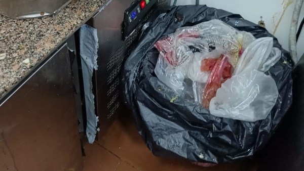 مواد غذائية فاسدة