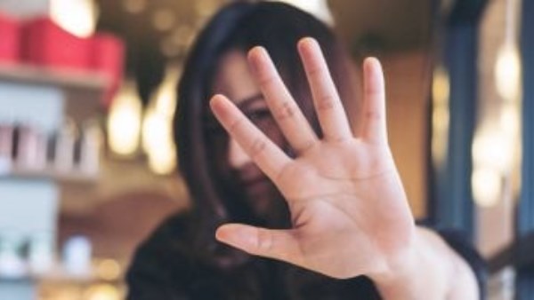 تعدى على طالبة