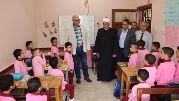 محافظ القليوبية يتفقد المعاهد الأزهرية ببنها في بداية العام الدراسي الجديد