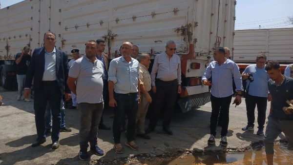 محافظ الغربية: 20 سيارة شفط و2 حفار لإصلاح كسر خط مياه بحي أول طنطا