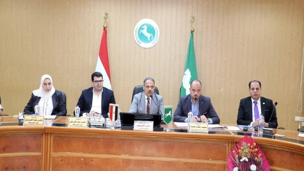 تنفيذي الشرقية يستعرض موقف المتغيرات المكانية وأملاك الدولة والإعلانات والتصالح