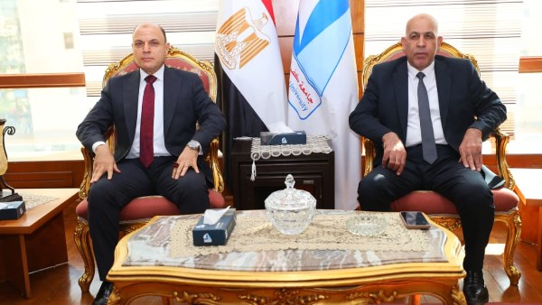 محافظ كفر الشيخ يشارك في اجتماع مجلس الجامعة.. صور