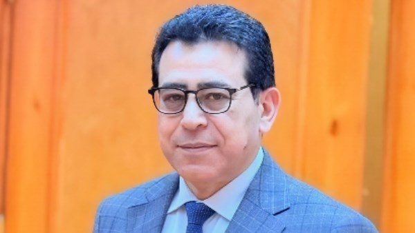 مجلس جامعة كفر الشيخ يهنئ د.ماهر أبو خوات بتعيينه عميدًا لكلية الحقوق