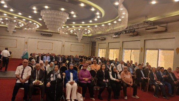 المؤتمر الـ 32.. الزراعة تستعرض جهود تعزيز وتحديث الخدمات الإرشادية للمزارعين