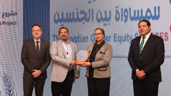 المستشارة أمل عمار تشهد فعاليات الحفل الختامي لمشروع تعزيز فرص المرأة في التصنيع الزراعي 