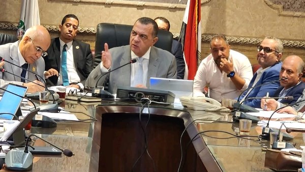 خلال الاجتماع