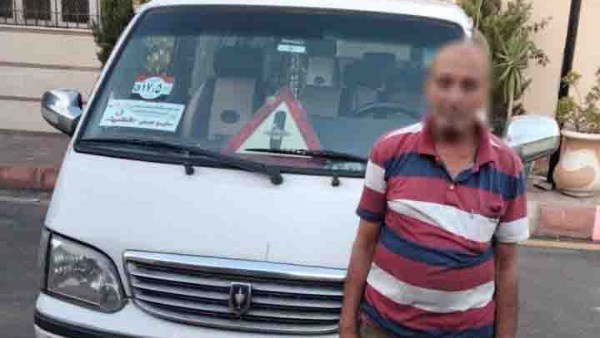 القبض على سائق ميكروباص تشاجر مع مواطن بسبب الأجرة بالبحيرة