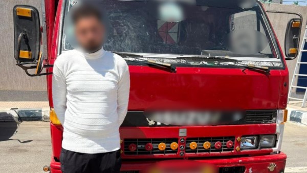 القبض على قائد سيارة نقل صدم آخر بالجيزة