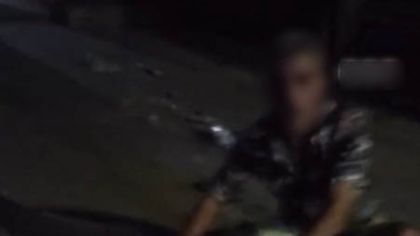 مريض نفسي.. الداخلية تكشف حقيقة تعاطي شخص مواد مخدرة بأحد شوارع المحلة