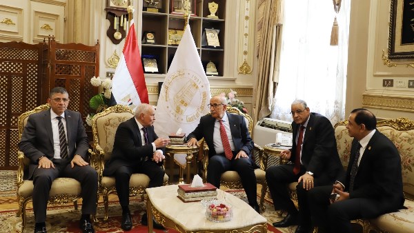 صورة من اللقاء